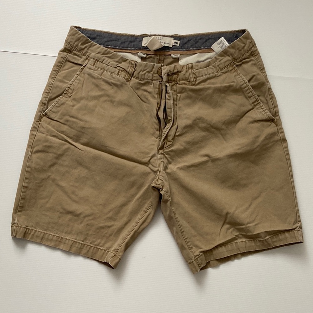 Kaki shorts